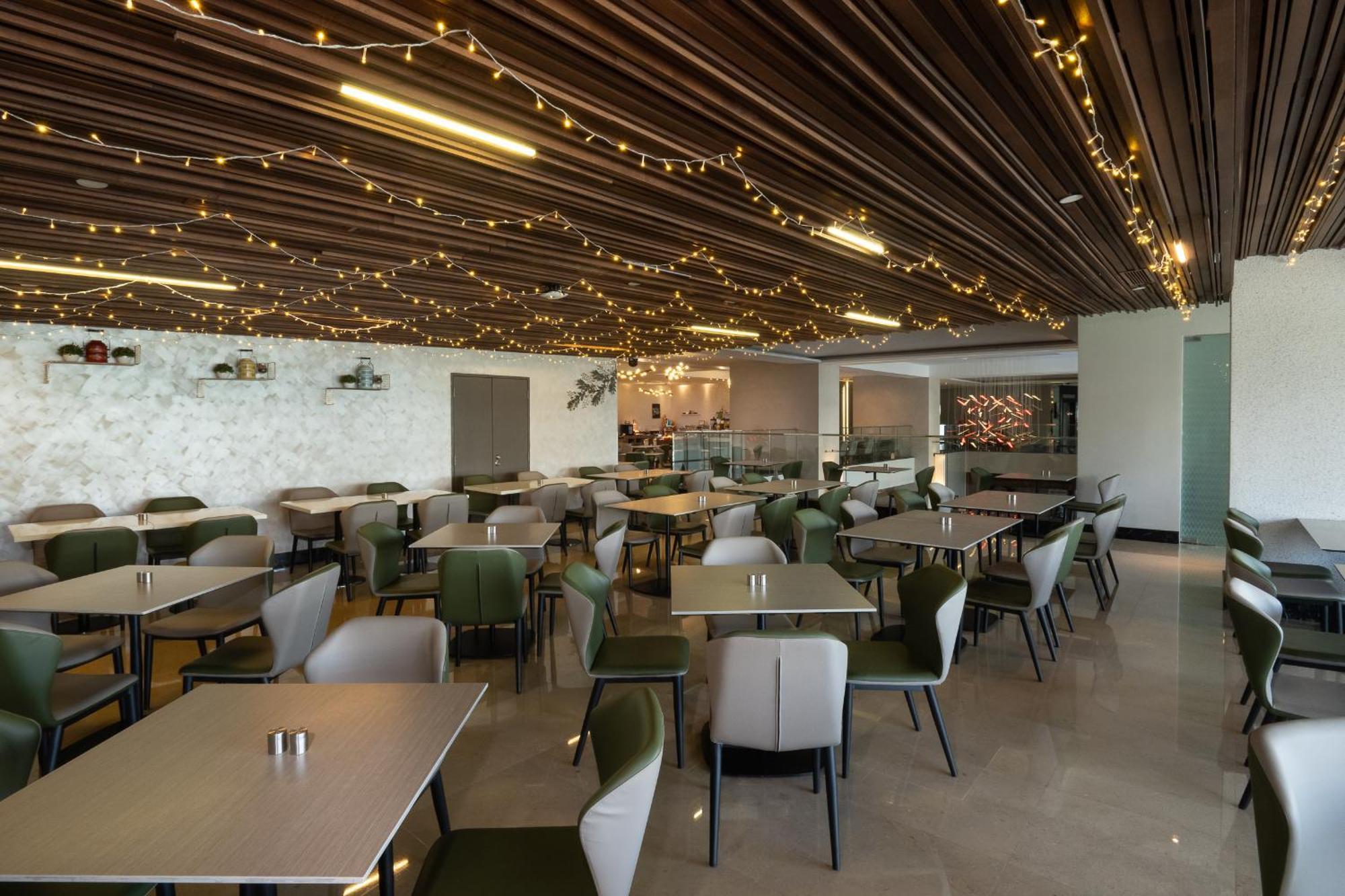 Olive Tree Hotel Penang Bayan Lepas Exterior foto
